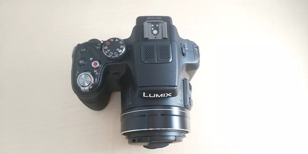 Panasonic Lumix DMC-FZ200 Digital Camera – 12.1 MP, 24× Optical Zoom, Black - cameraavenue