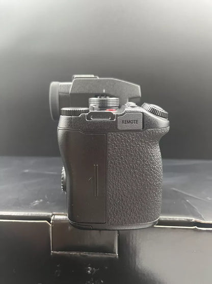 Panasonic Lumix S5 IIX + 20-60mm & 50mm Lenses Kit - cameraavenue