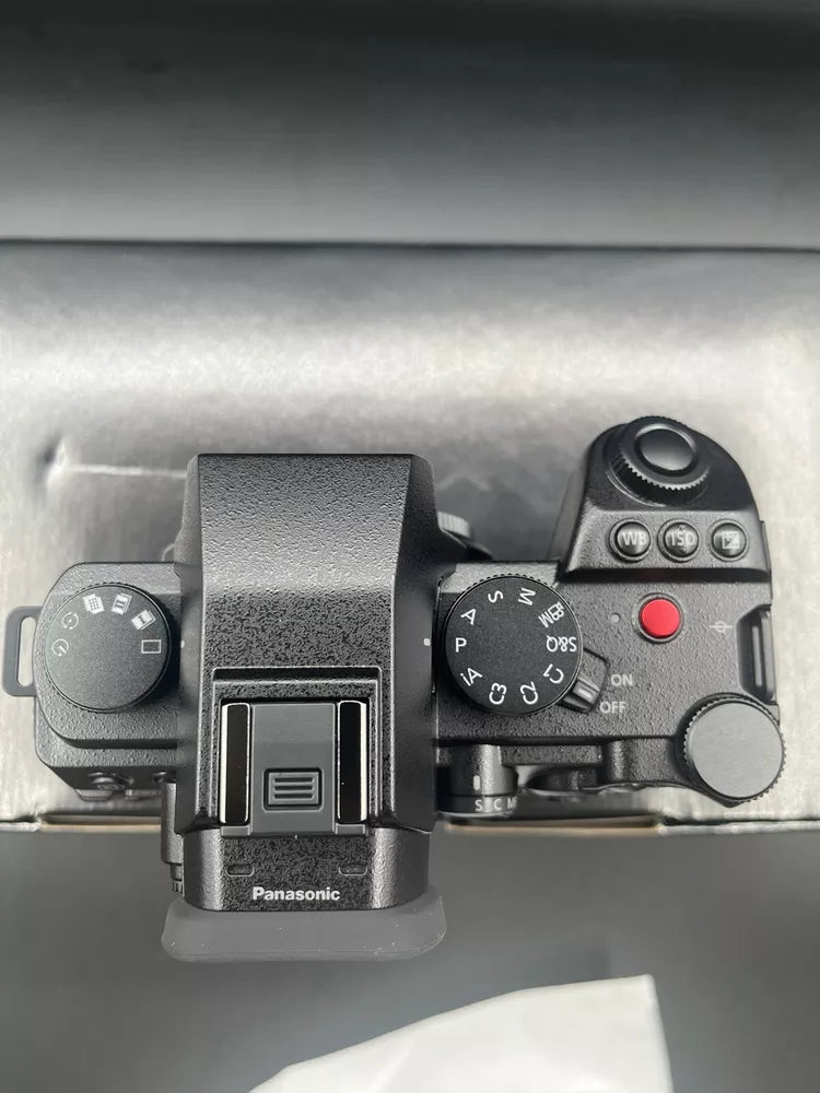 Panasonic Lumix S5 IIX + 20-60mm & 50mm Lenses Kit - cameraavenue