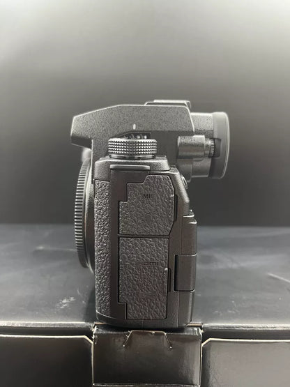 Panasonic Lumix S5 IIX + 20-60mm & 50mm Lenses Kit - cameraavenue