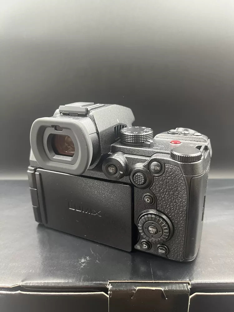 Panasonic Lumix S5 IIX + 20-60mm & 50mm Lenses Kit - cameraavenue