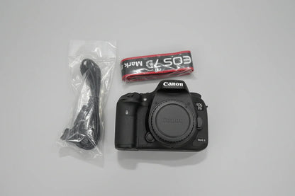 Canon EOS 7D Mark II DSLR Camera (Body Only, Black) - cameraavenue