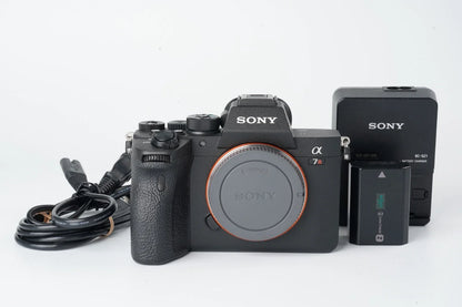 Sony Alpha a7R IV Full-Frame Mirrorless Camera (Body Only, Black)